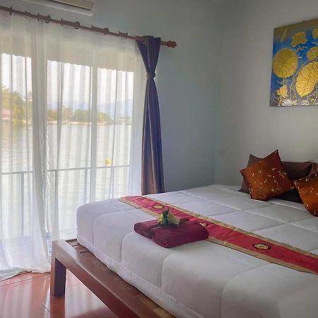 Tara Raft Hotel Kanchanaburi Exterior photo