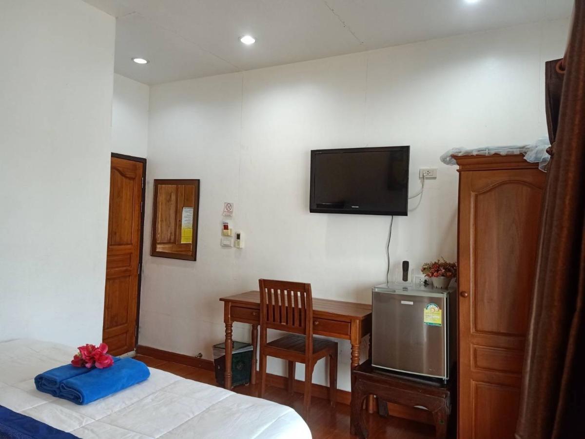 Tara Raft Hotel Kanchanaburi Exterior photo