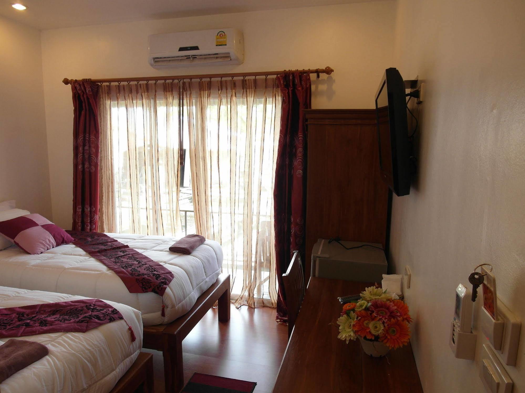 Tara Raft Hotel Kanchanaburi Exterior photo